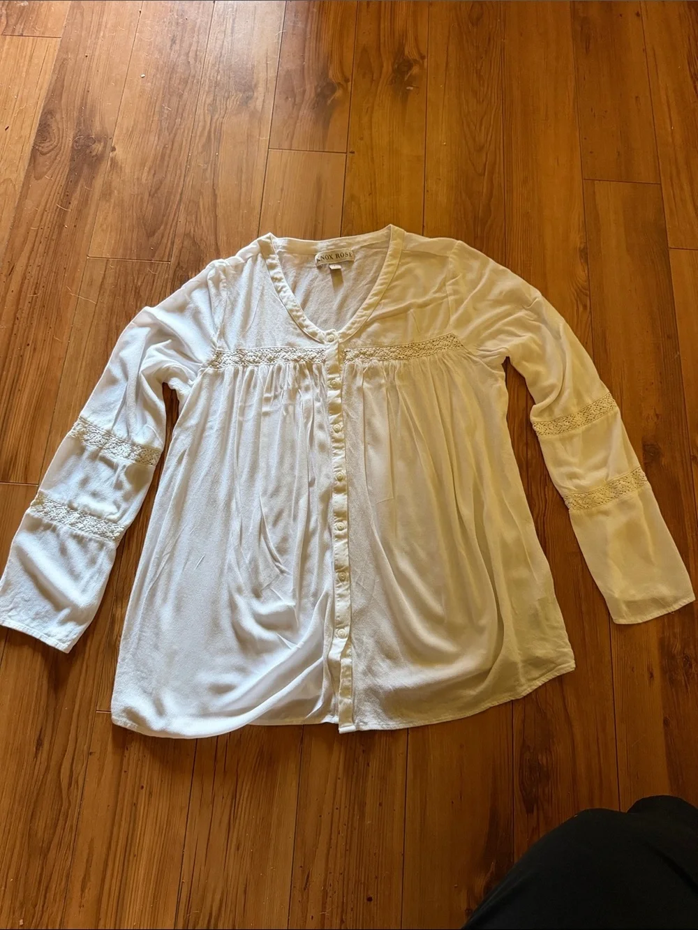 Knox Rose Cream Ivory Crepe Flowy Button-Front Boho Blouse with Lace Trim